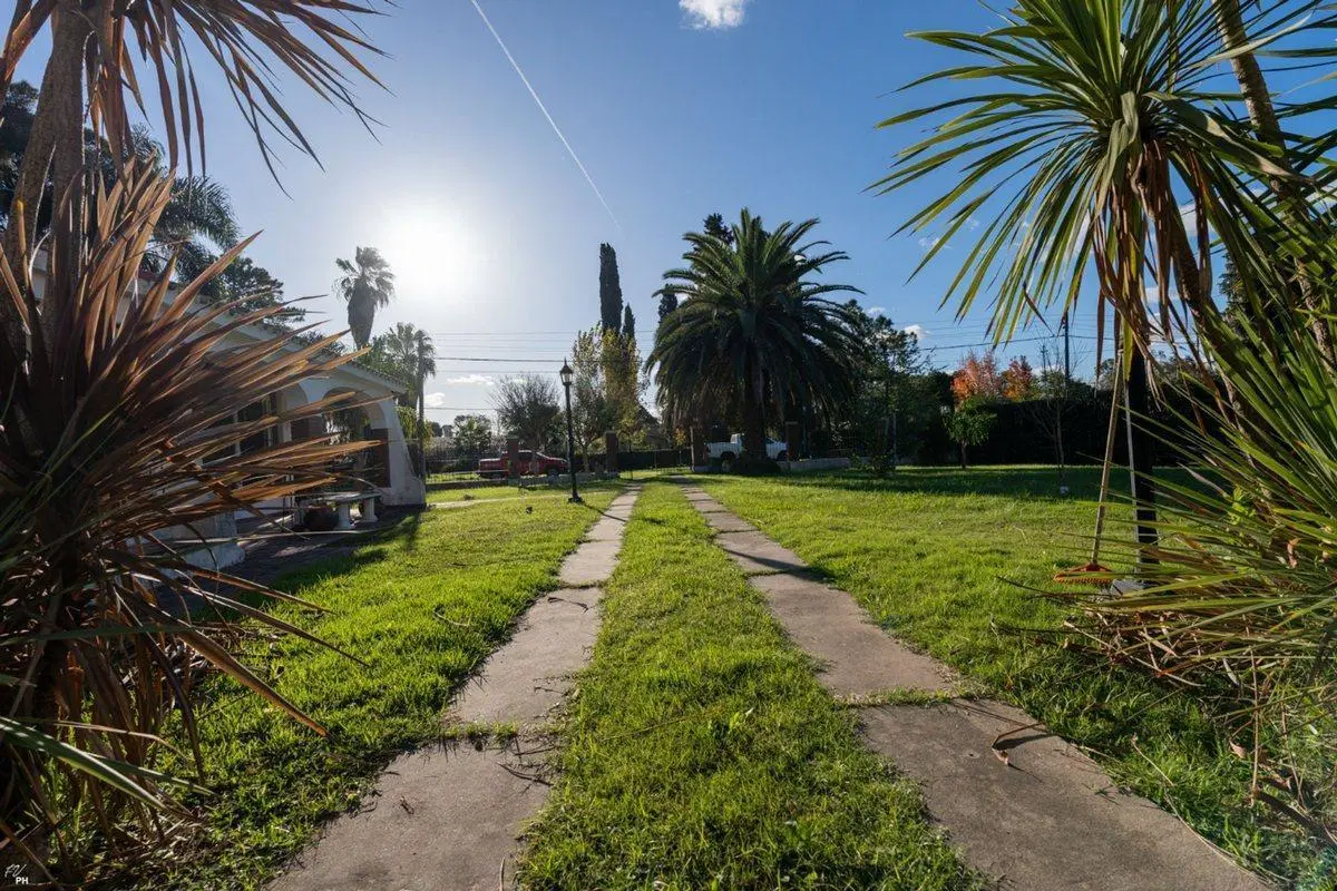 CASA QUINTA EN VENTA 3 DORMITORIOS  LA RIBERA 5