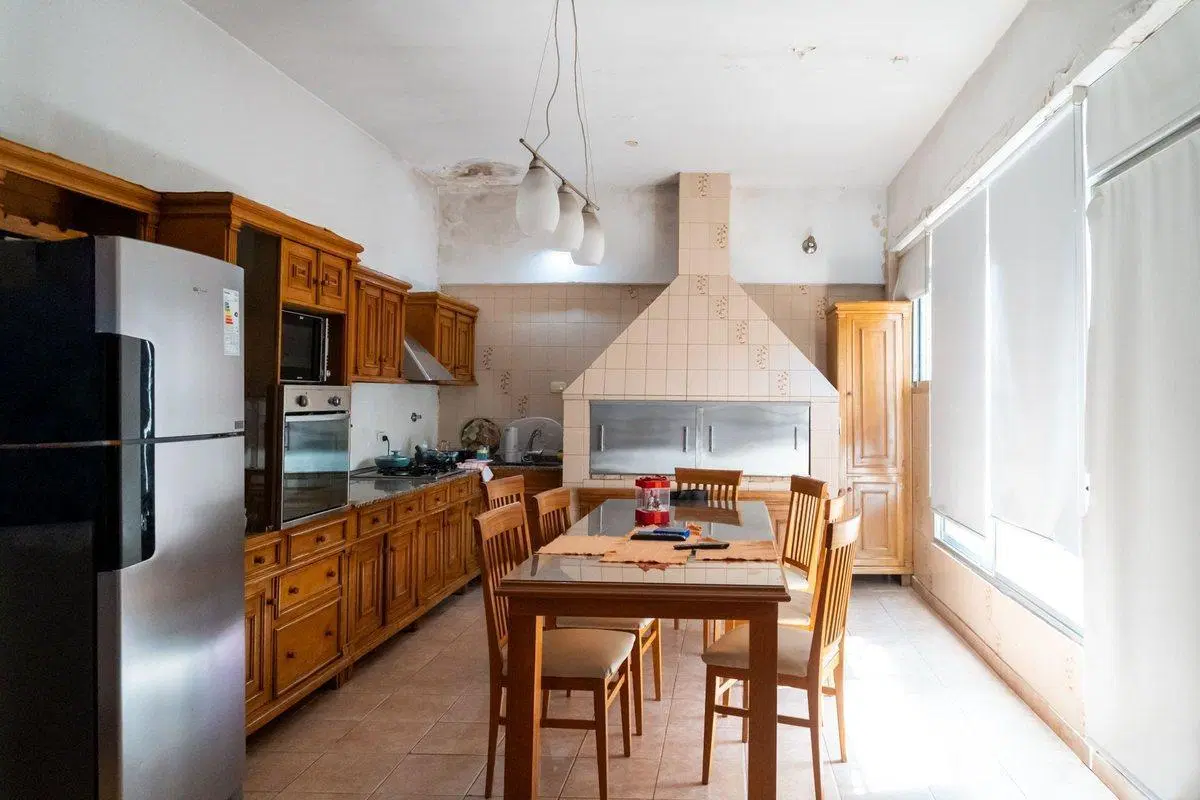 CASA EN VENTA 4 DORMITORIOS BARRIO CURA 3