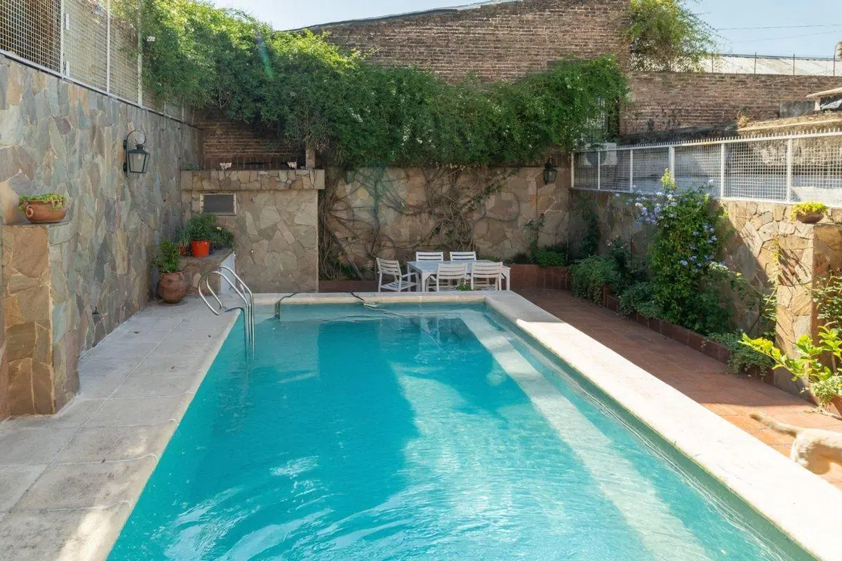 CASA EN VENTA 4 DORMITORIOS BARRIO CURA 2