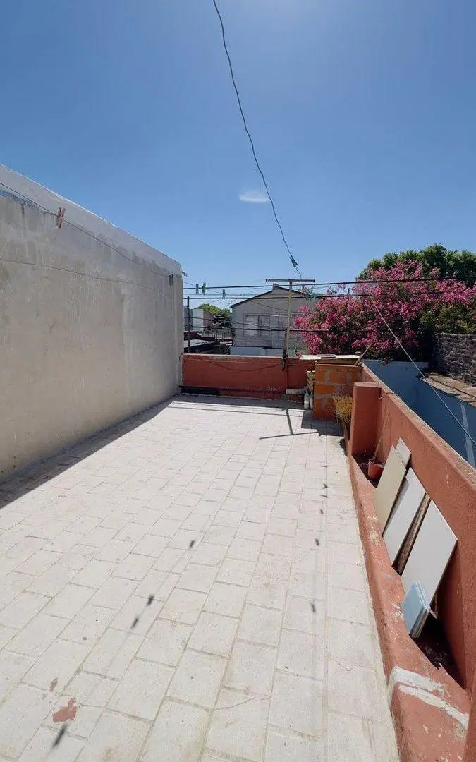 CASA EN VENTA 2 DORMITORIOS/DEPTO 1 DORMI LUDUEÑA 3