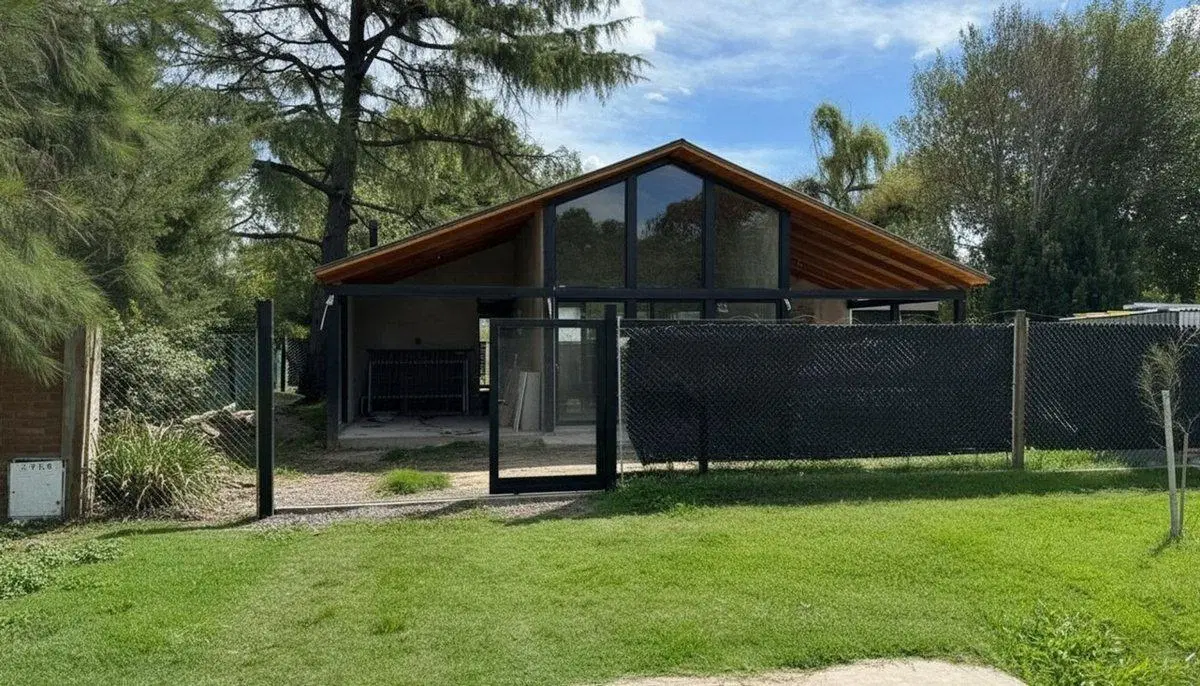 CASA EN VENTA 2 DORMITORIOS, FUNES 4