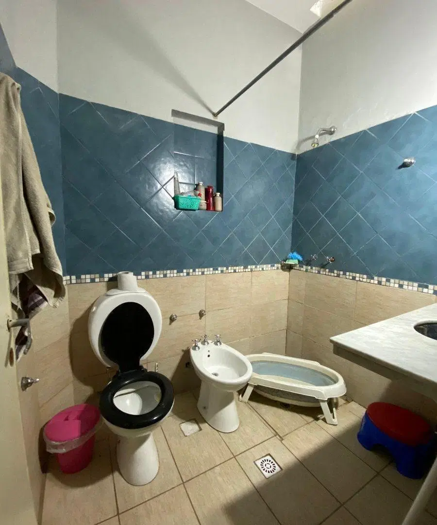 CASA EN VENTA 2 DORMITORIOS. 2 COCHERAS. PILETA 4