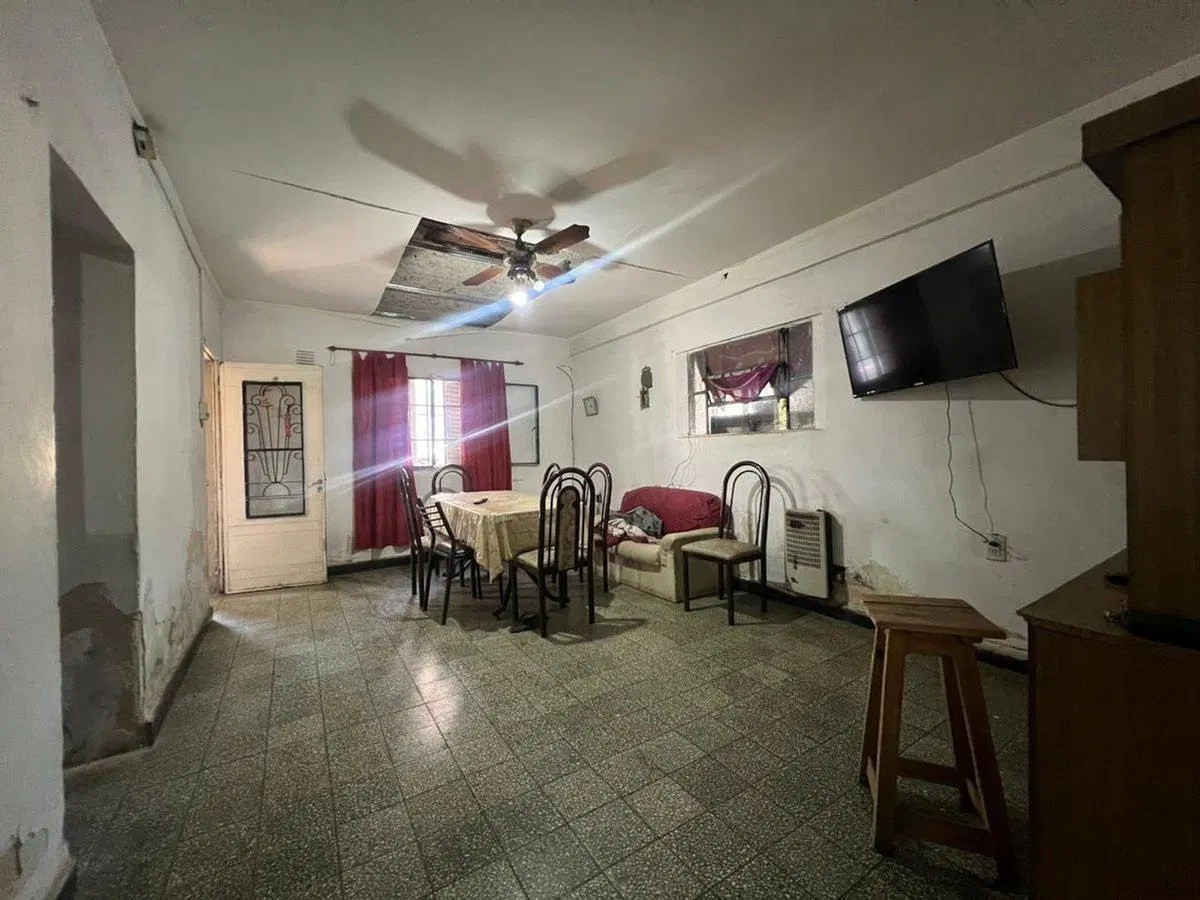 VENTA CASA DOS DORMITORIOS  BARRIO TIRO SUIZO. 3