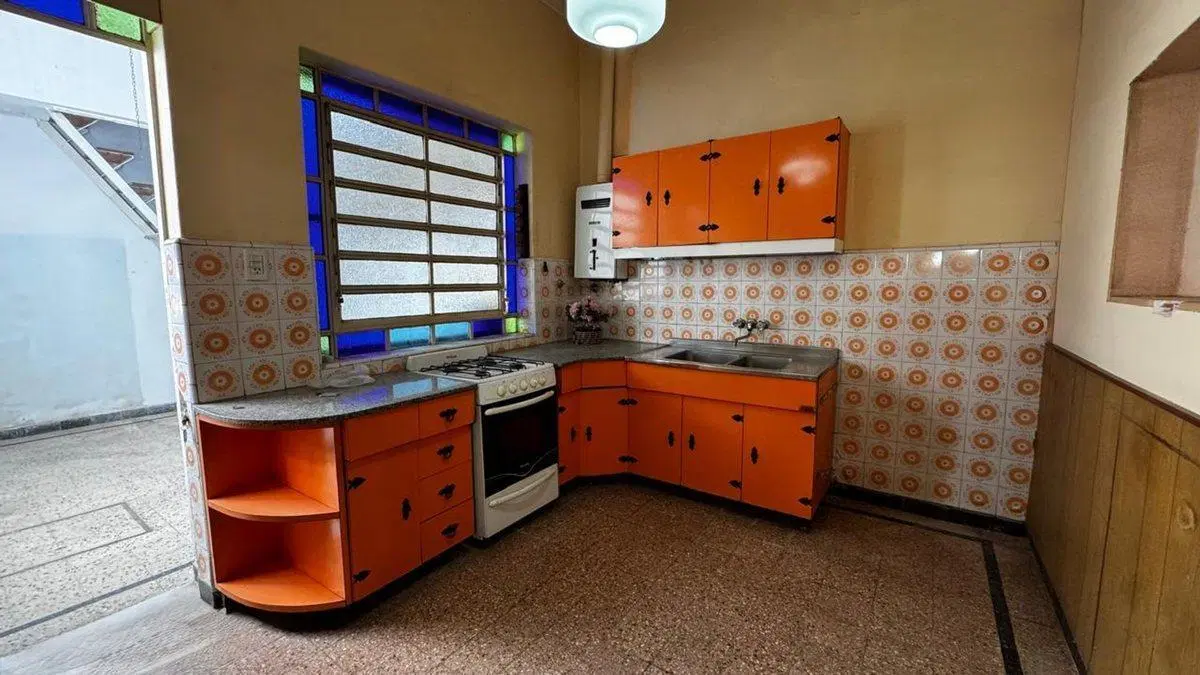 CASA EN VENTA 2 DORMITORIOS ESPAÑA Y HOSPITALES 5