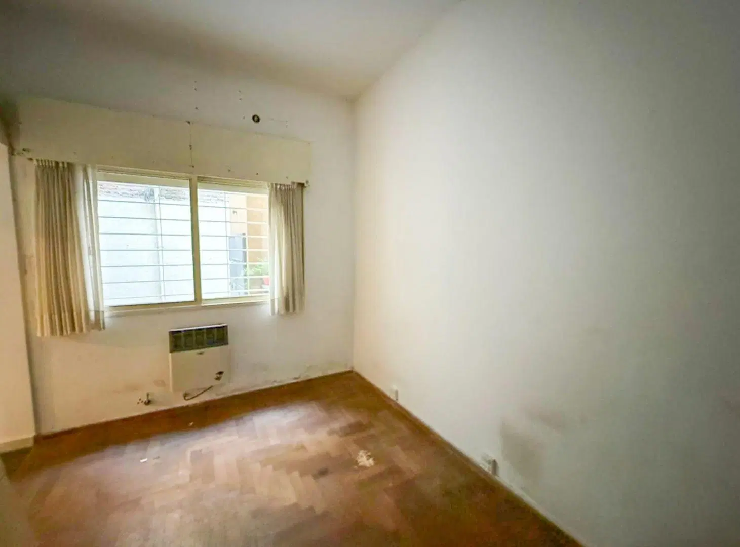 VENTA - PASILLO UNICO EN VENTA DE 3 DORMITORIOS 3