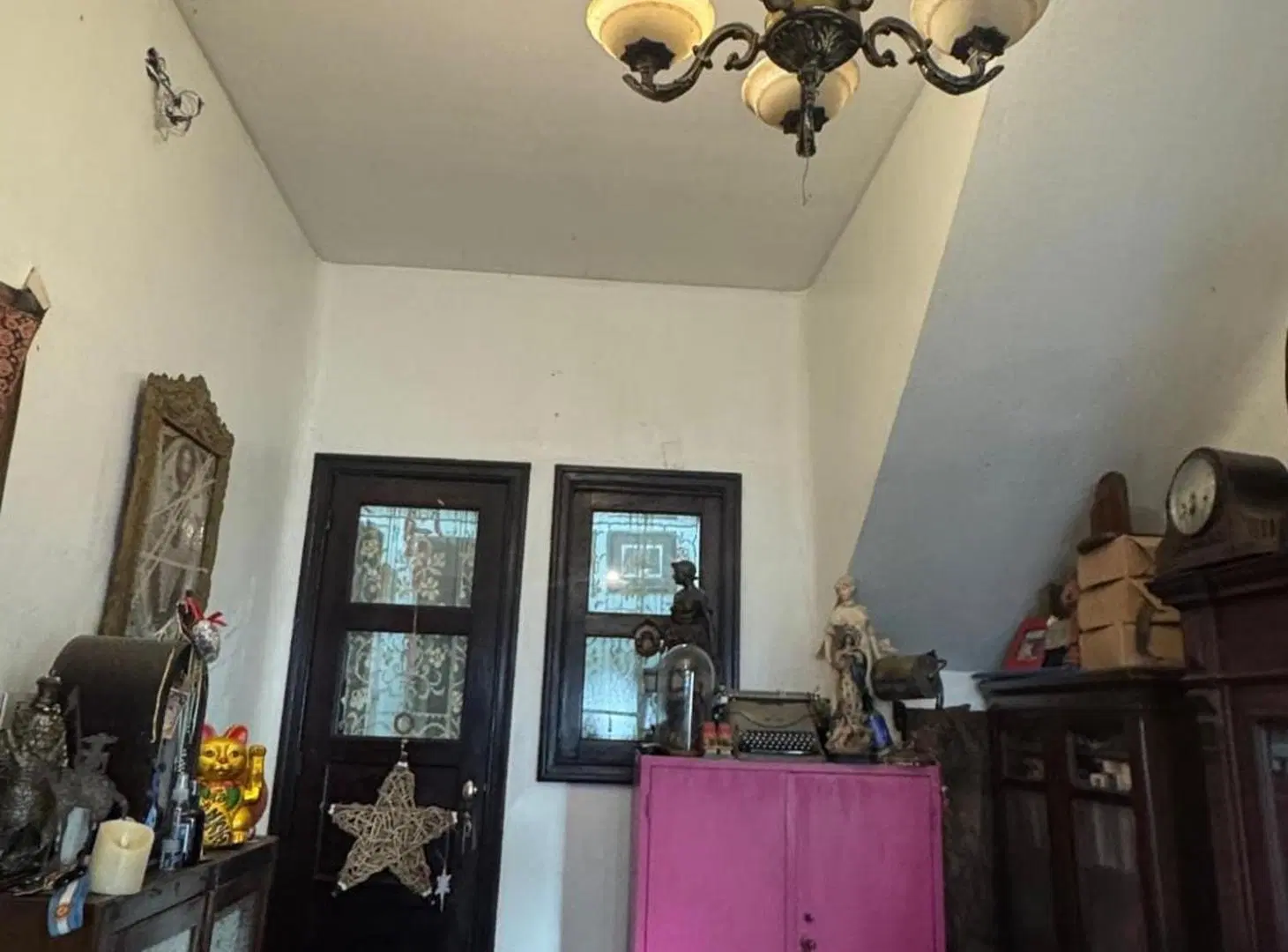 CASA EN VENTA 5 DORM. CON PATIO BARRIO LOURDES 5