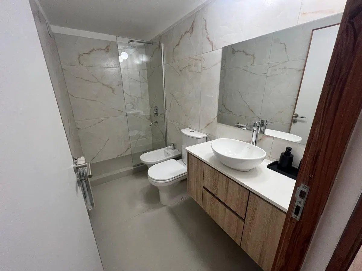 DEPARTAMENTO  EN VENTA DOS DORMITORIOS LOURDES 4