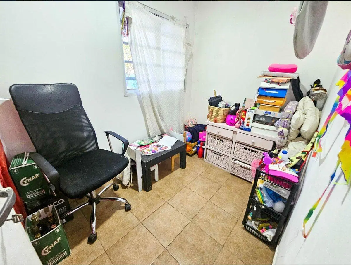 VENTA CASA CON PILETA EN FUNES TOWN 4
