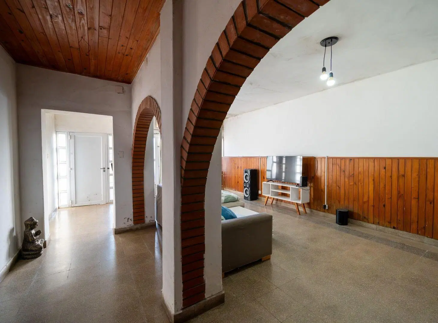 Casa con Pileta y Jardin - Baigorria 8