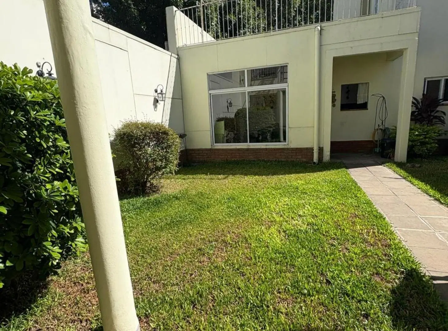 CASA EN VENTA 3 DORMITORIOS REP. DE LA SEXTA 3