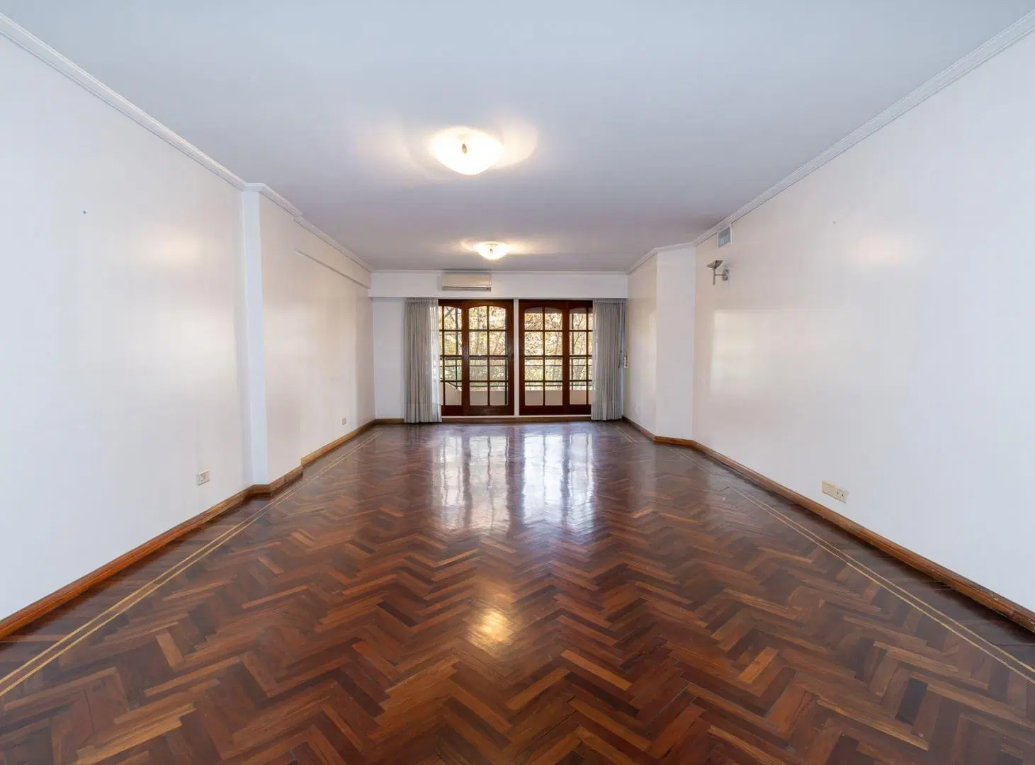 DEPARTAMENTO EN VENTA 4 DORMITORIOS CENTRO COCHERA 8