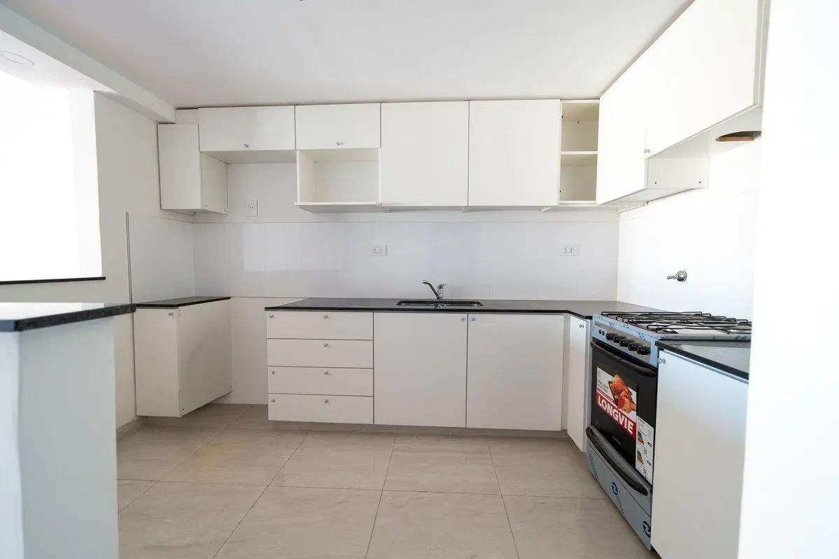 DEPARTAMENTO EN VENTA 2 DORMITORIOS COCHERA MARTIN 3