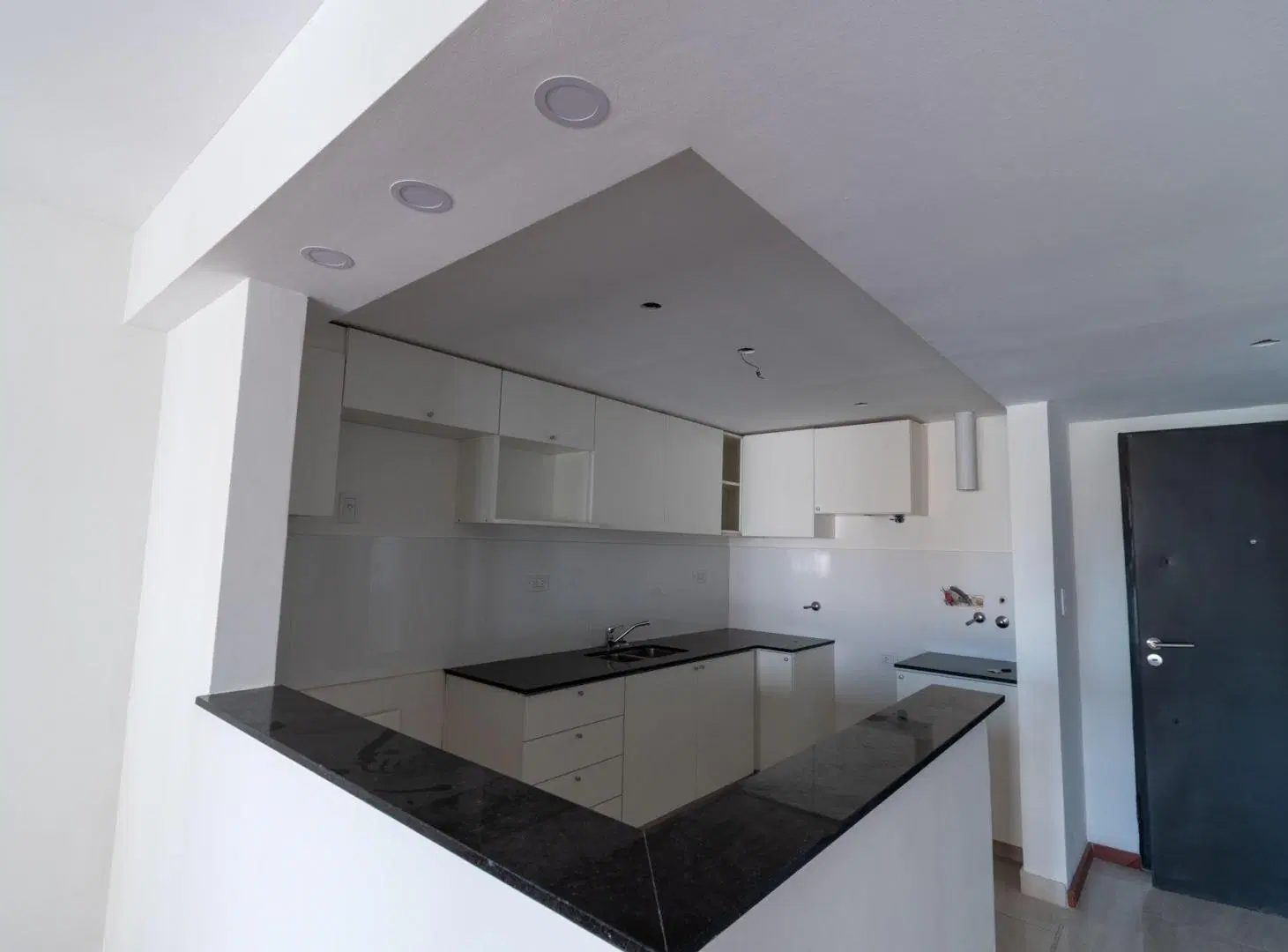 DEPARTAMENTO EN VENTA 2 DORMITORIOS COCHERA MARTIN 5