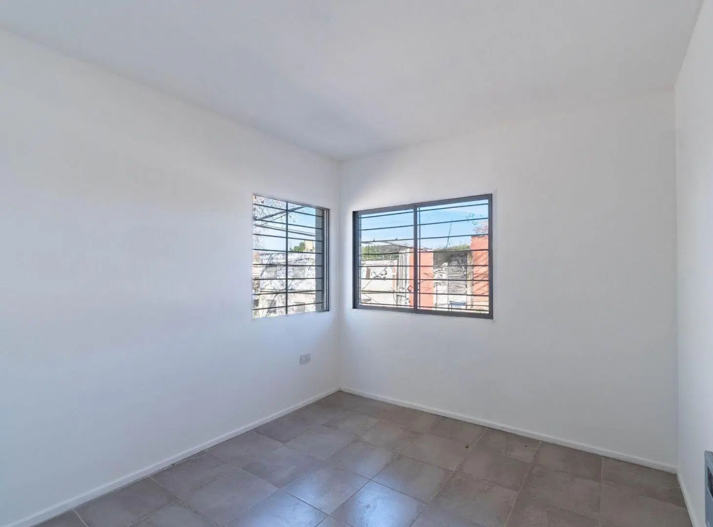 CASA  EN VENTA 2 DORMITORIOS CON PATIO 3