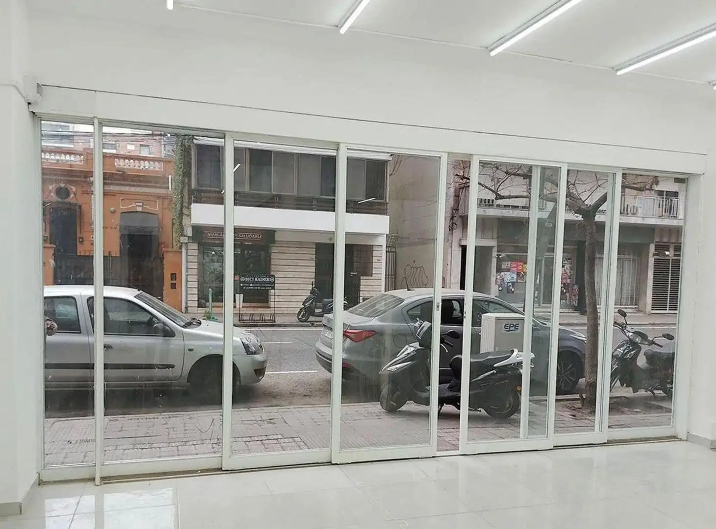 VENTA LOCAL COMERCIAL ABASTO 4