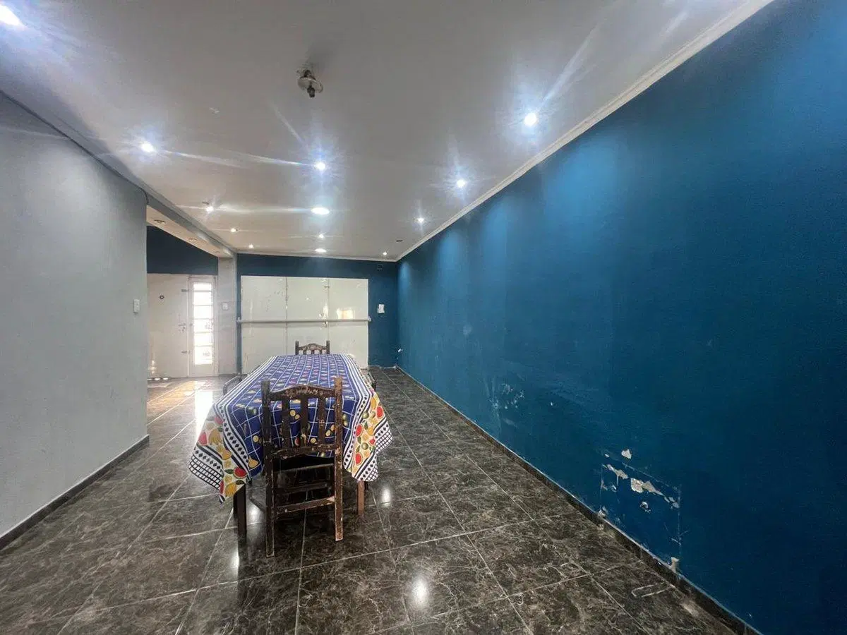 VENTA CASA AL FRENTE UN DORMITORIO 3