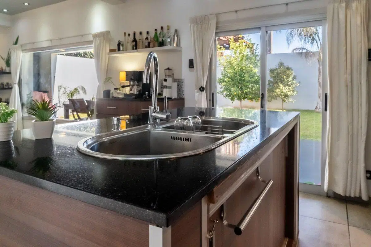 CASA EN VENTA 3 DORM  BARRIO MIRADOR DEL PUENTE 3
