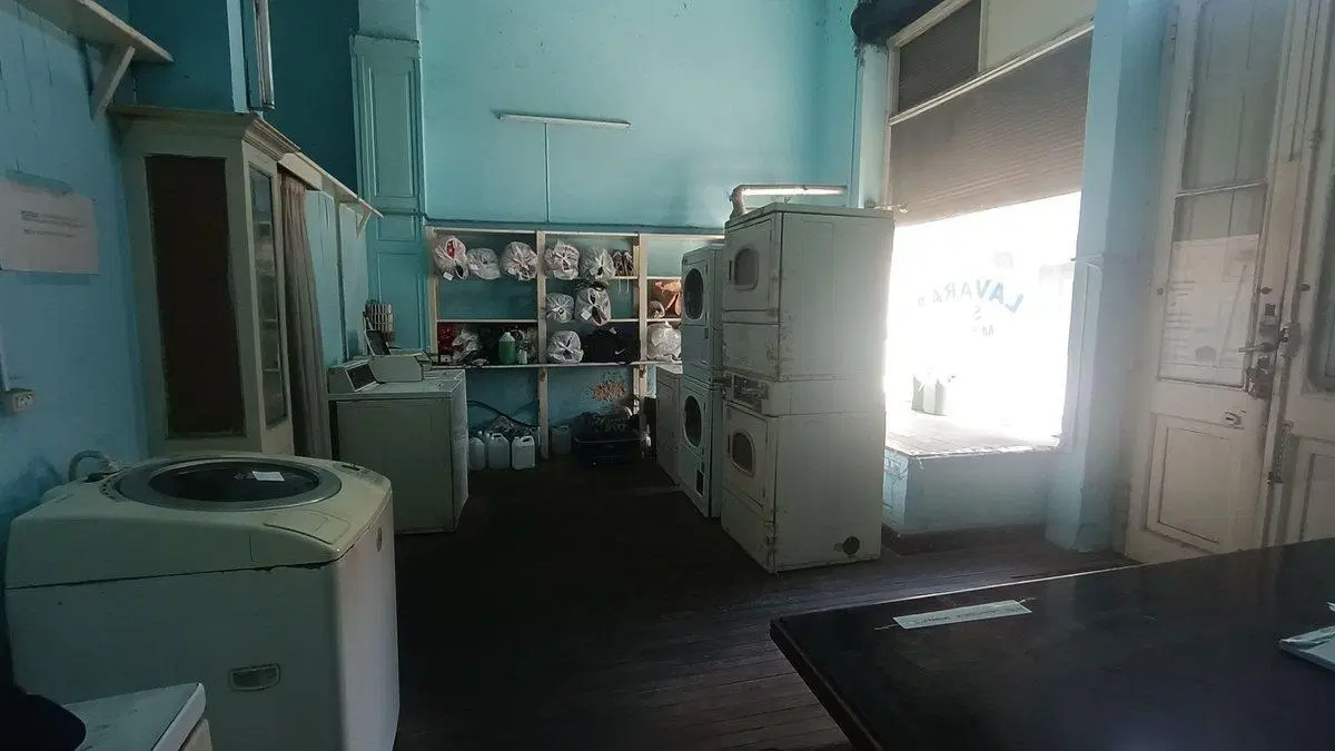 VENTA - LOCAL + CASA A RECICLAR ABASTO 2