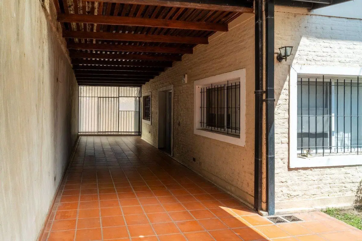 CASA EN VENTA 3 DORMITORIOS + COCHERA LA FLORIDA 5