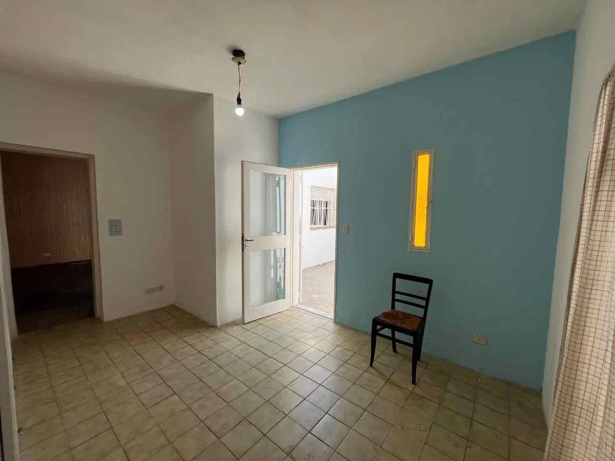 CASA DE PASILLO EN VENTA 2 DORM CON PATIO LOURDES 2