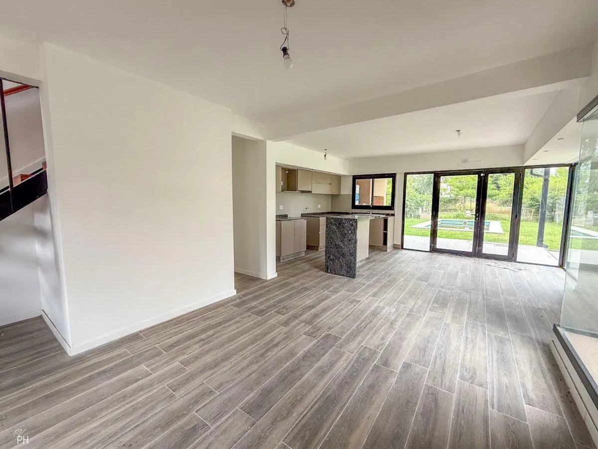 CASA EN VENTA 2 DRMITORIOS, ROLDAN 2