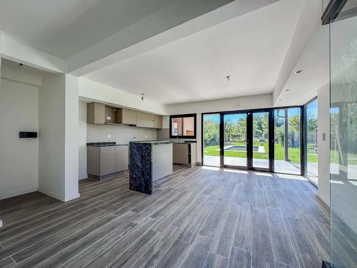 CASA EN VENTA 2 DRMITORIOS, ROLDAN 4