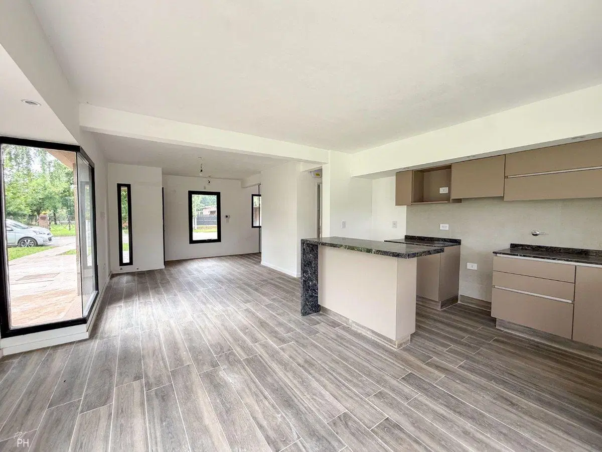 CASA EN VENTA 2 DRMITORIOS, ROLDAN 3