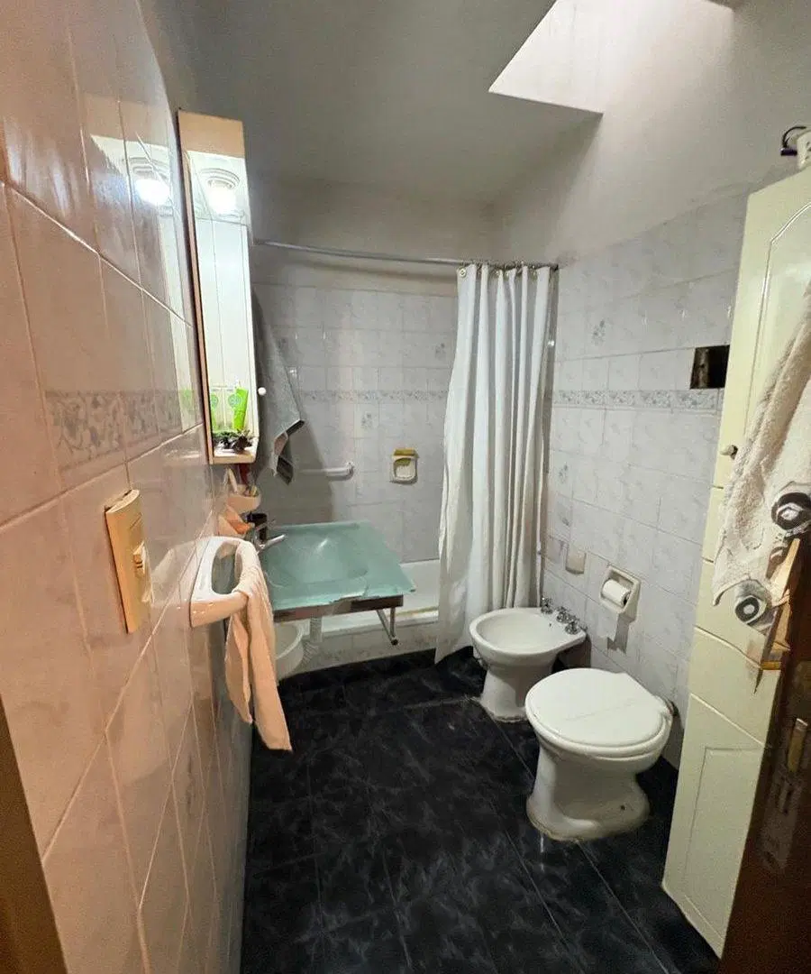 VENTA CASA EN BARRIO TIRO SUIZO CON COCHERA 8