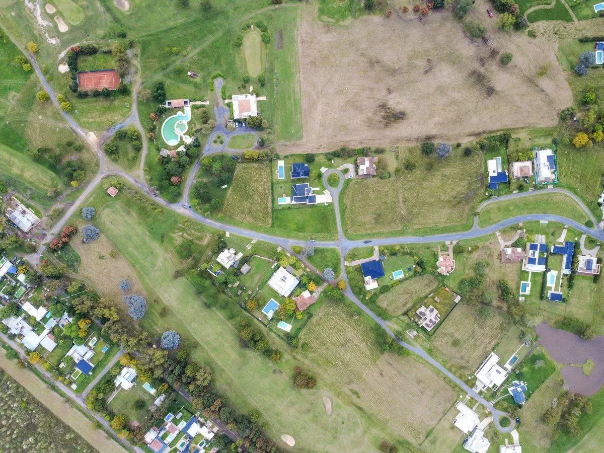 TERRENO EN VENTA BARRIO PRIVADO CAROLINA GOLF 966M 3