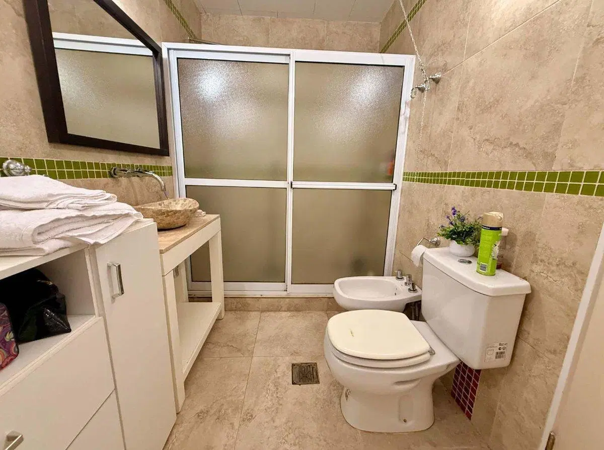 VENTA CASA 3 DORMITORIOS CON PATIO Y COCHERA 4