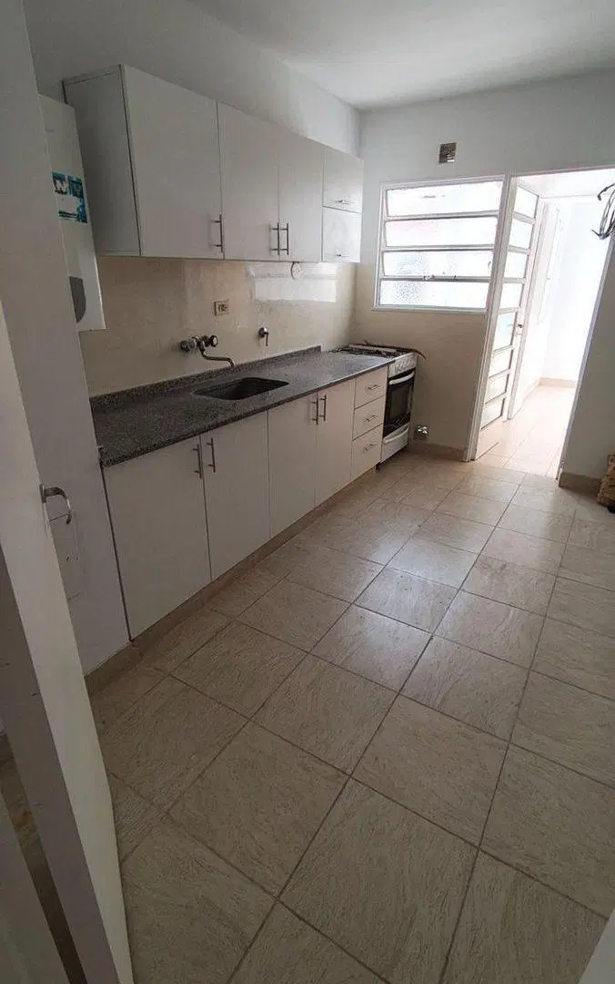 EN VENTA DEPARTAMENTO TRES DORMITORIOS ZONA CENTRO 3