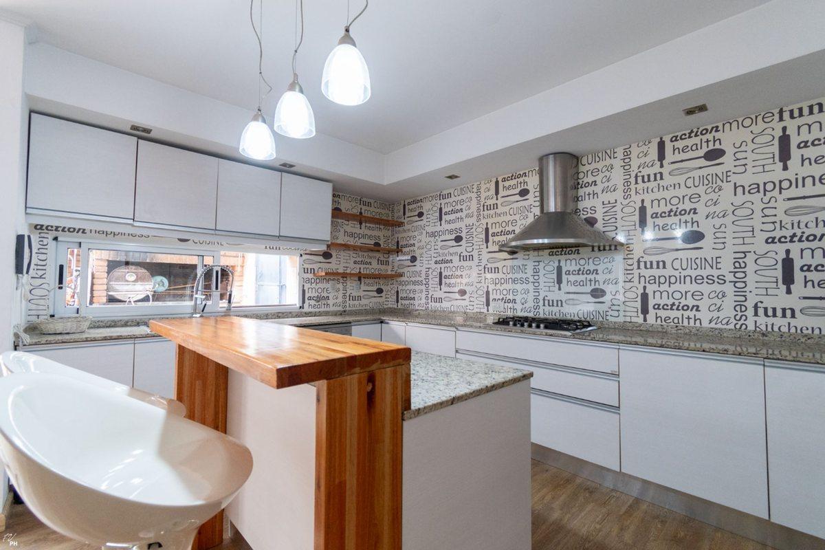 Foto de CASA EN VENTA 3 DORM CON COCHERA BARRIO HOSPITALES, imagen 4