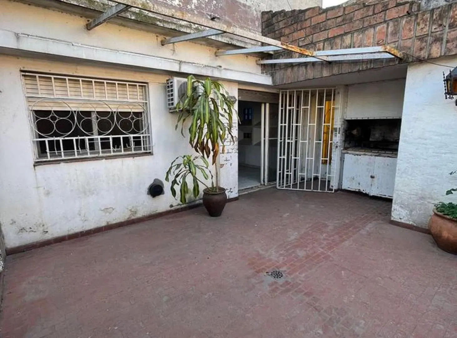 EN VENTA CASA A REFACCIONAR 4 DORM CON COCHERA 5