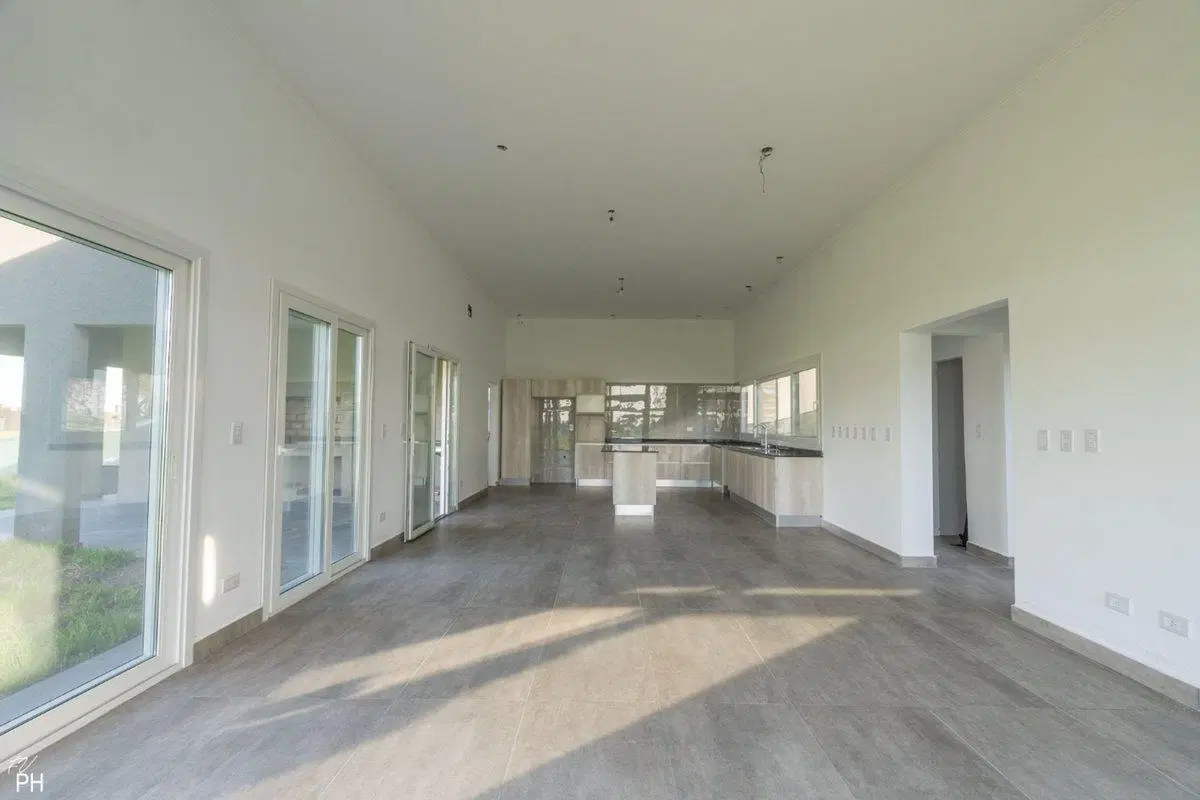 CASA EN VENTA 3 DORMITORIOS EN HARAS DE FUNES 2