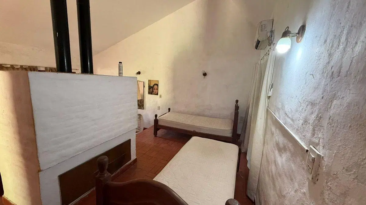 Casa Venta en Oliveros con amplio parque y pileta 4