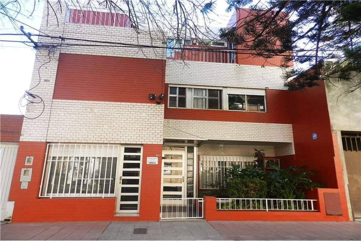 VENTA CASA 4 DORMITORIOS-APTO CREDITO BARRIO CURA 2