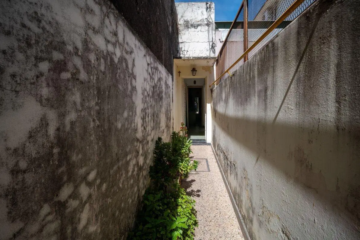CASA DE PASILLO 2 DORMITORIOS BARRIO SAN MARTIN 2
