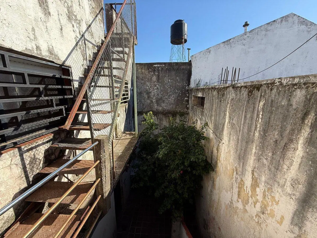 CASA VENTA DOS PLANTAS A RECICLAR BARRIO CURA 5
