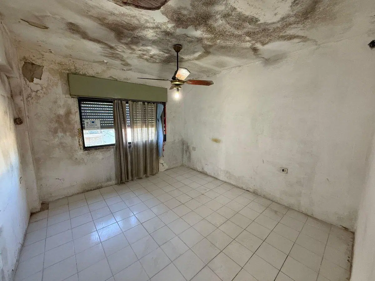 CASA VENTA DOS PLANTAS A RECICLAR BARRIO CURA 8