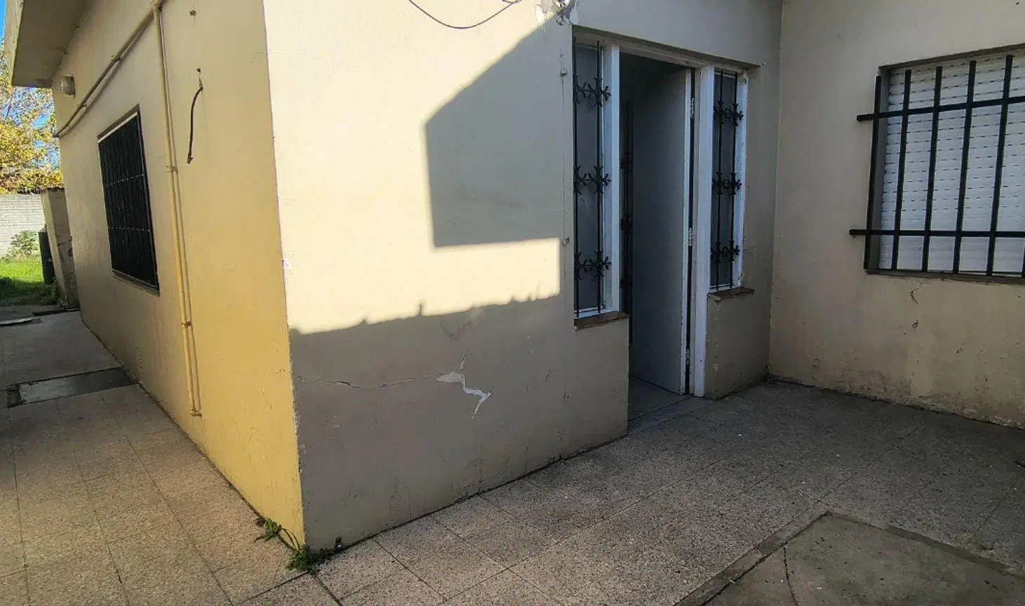 VENTA CASA PASILLO 2 DORMITORIOS CON PATIO VERDE 3