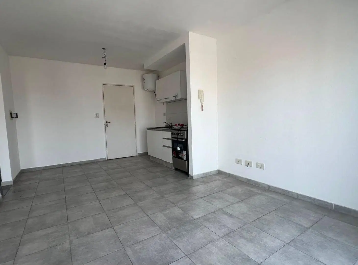 ALQUILER UN DORMITORIO BARRIO ARROYITO. 3
