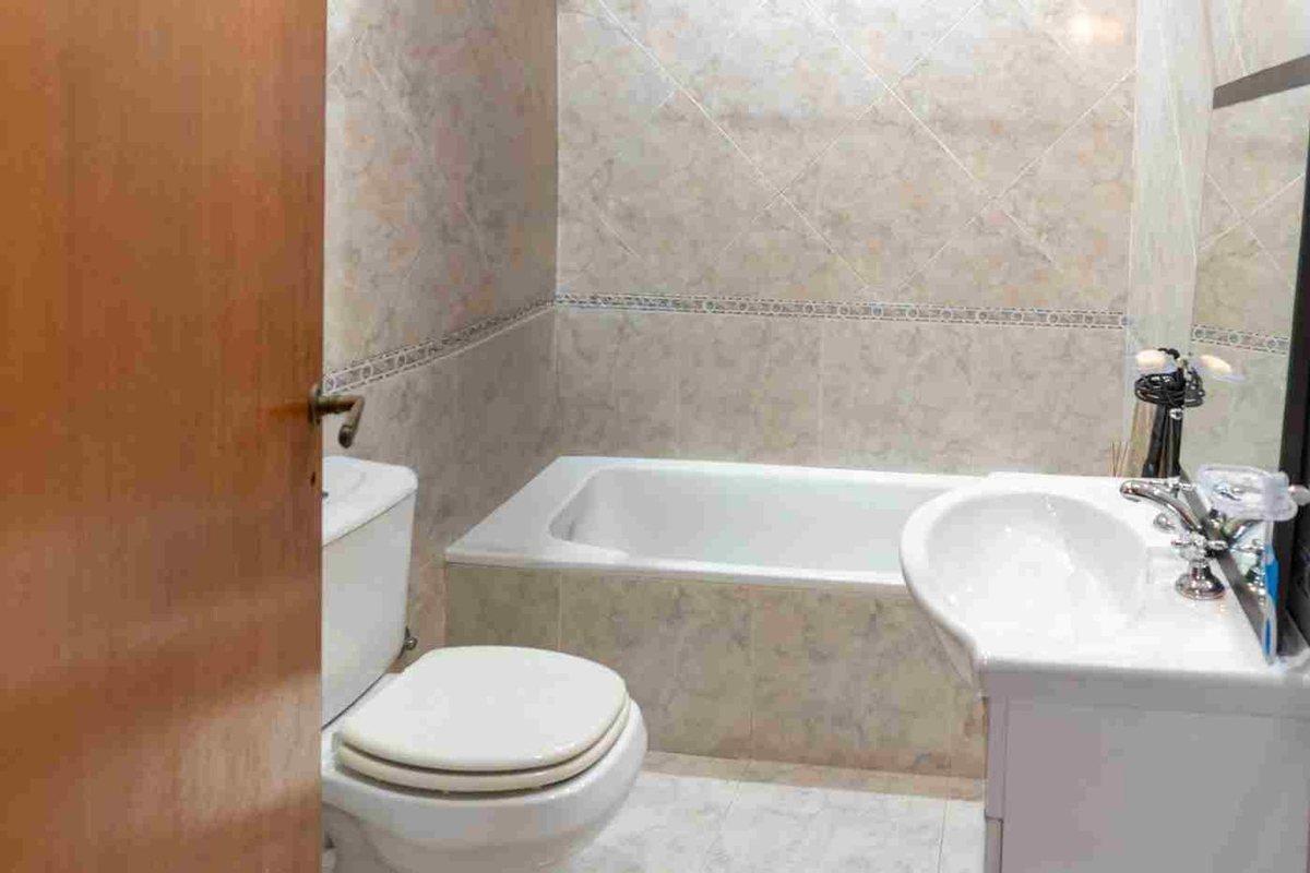 Foto de VENTA CASA FISHERTON TRES DORMITORIOS Y COCHERA, imagen 4