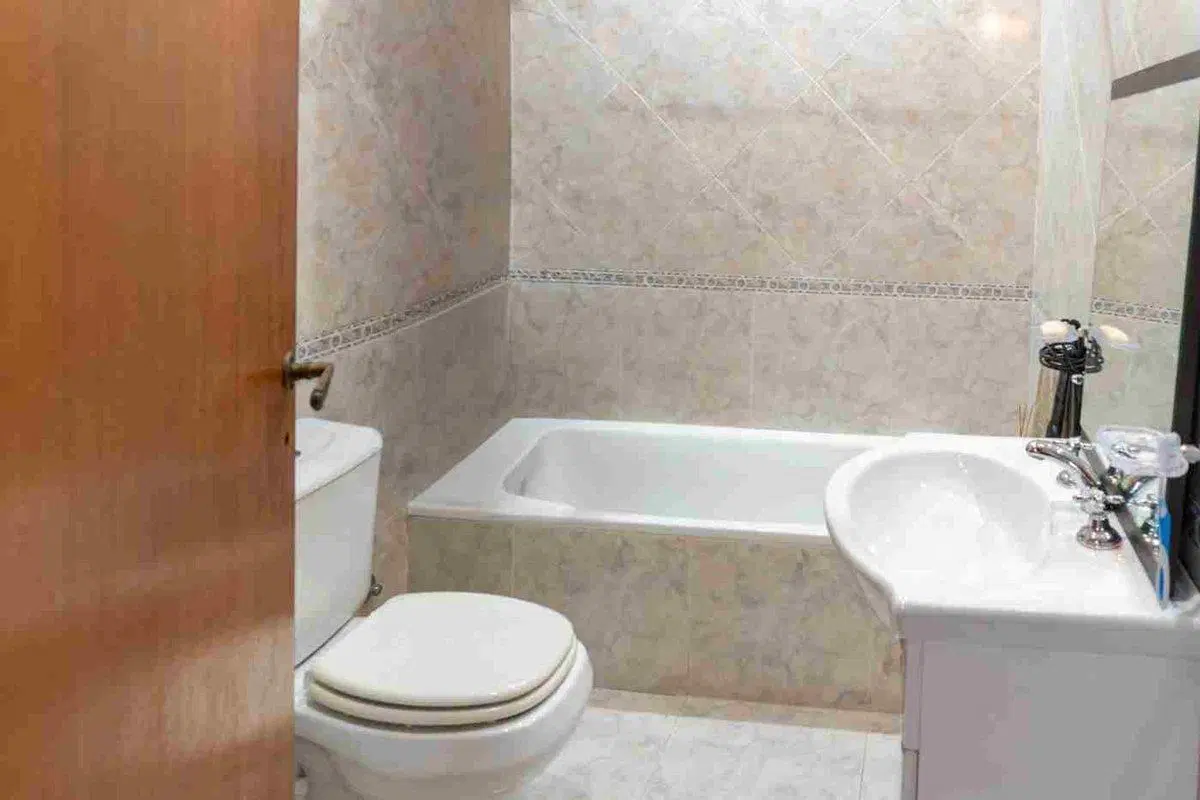 VENTA CASA FISHERTON TRES DORMITORIOS Y COCHERA 4