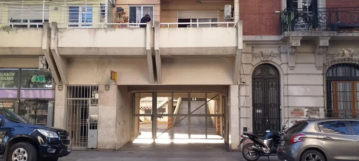 VENTA COCHERA EN ABASTO 1