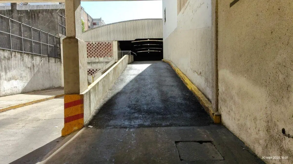 VENTA COCHERA EN ABASTO 2