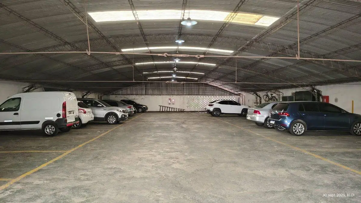 VENTA COCHERA EN ABASTO 7