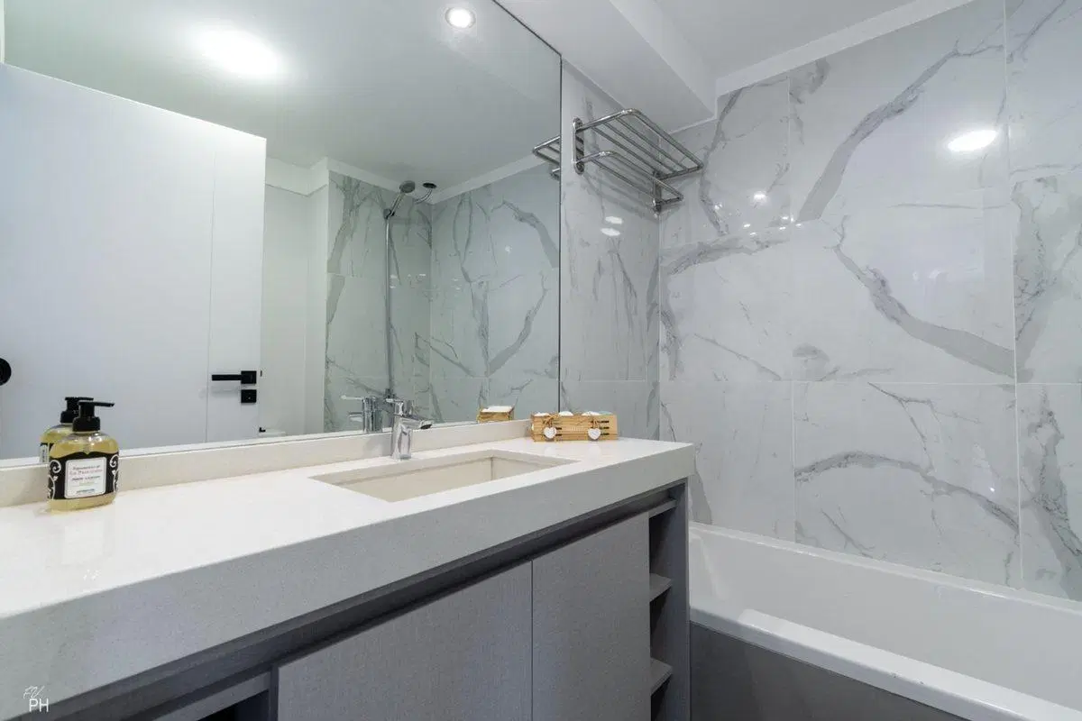 DEPARTAMENTO EN VENTA 2 DOR COCHERA ALBERDI 8