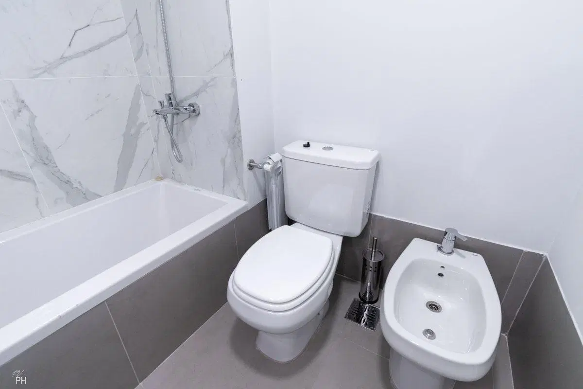 DEPARTAMENTO EN VENTA 2 DOR COCHERA ALBERDI 5