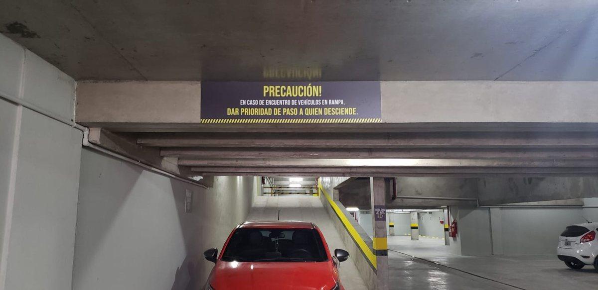 Foto de VENTA - COCHERA SOBRE AV. PELLEGRINI - TRIBUNALES, imagen 3