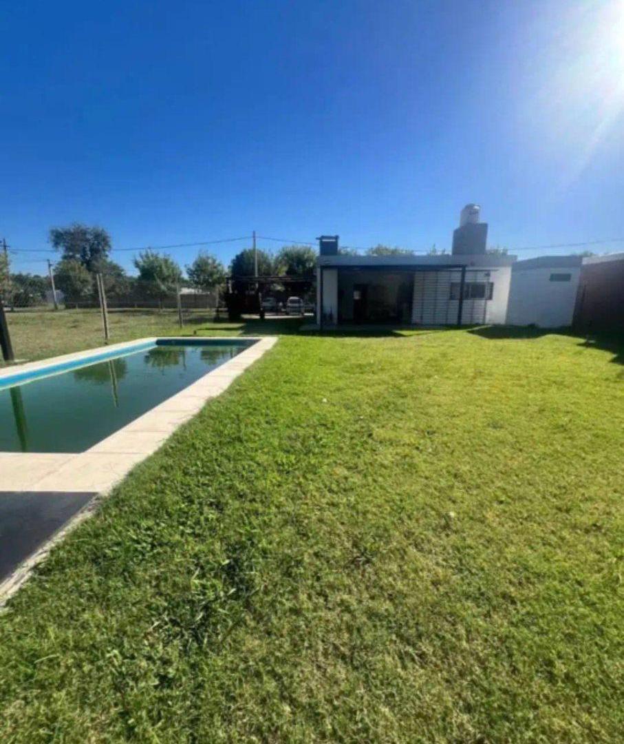 CASA EN VENTA 2 DORMITORIOS IBARLUCEA CON PILETA